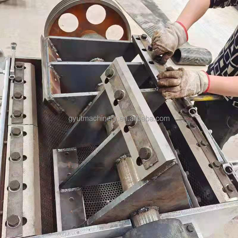 Cuchillos muy duraderos 220v Triturador de cáscara de coco totalmente automático para triturar astillas de madera