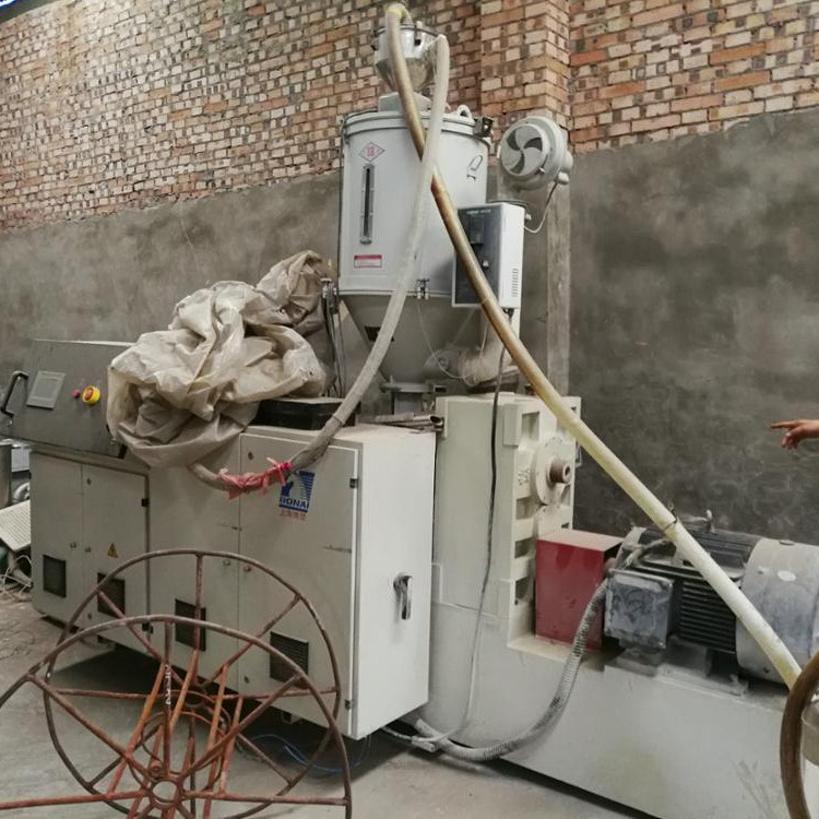 Máquina de fabricación de tuberías de plástico de segunda mano para tuberías de agua duraderas en plantas de fabricación