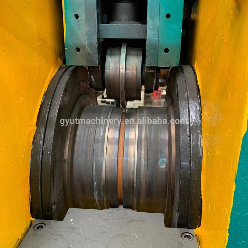 Máquina de prensado de extrusión de acción única para la barra de entrada de cobre, aluminio y latón 8-30 mm