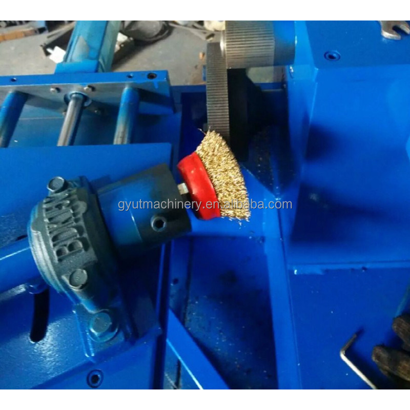 Máquina para hacer cepillos de alambre de acero para eliminar la oxidación Control PLC 450mm Rueda de alambre enroscada
