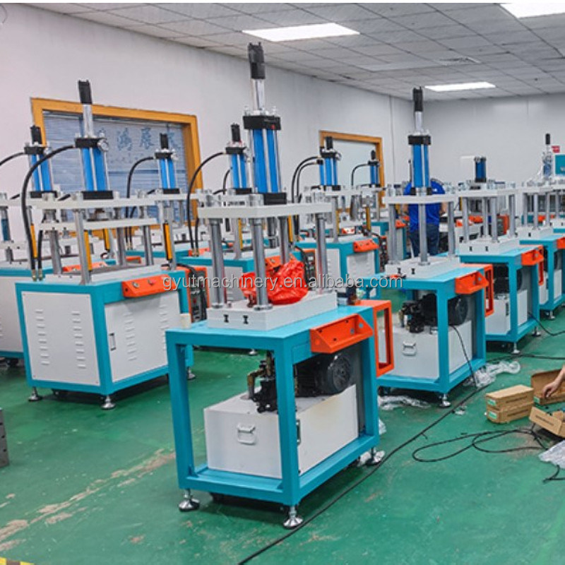 Precisión Máquina de moldeo hidráulica de moldeo de polvo para bomba de baño automática de champú con juguete