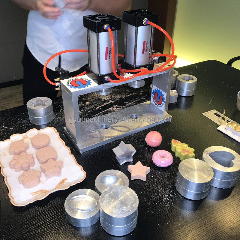 Tipo de máquina Bombas de baño Presión de máquina para la forma de bola cúbica de estrella de corazón personalizada