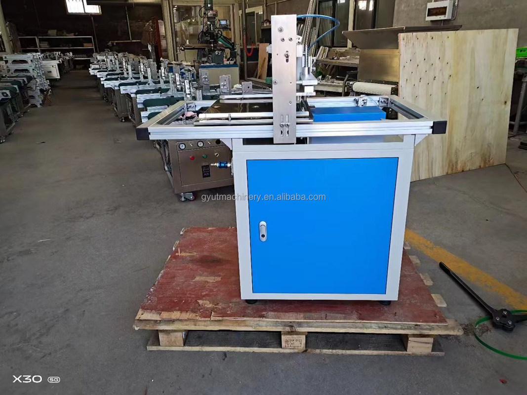 Máquina de siembra de jardín verde de varias filas para semillas de vegetales en plantaciones de patatas