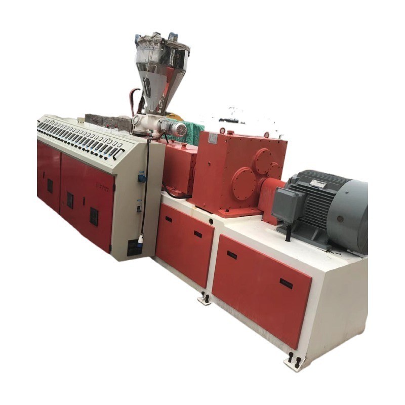 Máquina/línea de producción de tuberías de agua subterránea de PVC de segunda mano para una producción fluida